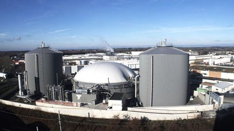 Émeraude bioénergie, le plus grand méthaniseur sans épandage d’Europe, a été inauguré le 13 juin à Lamballe (Côtes-d’Armor). © COOPERL